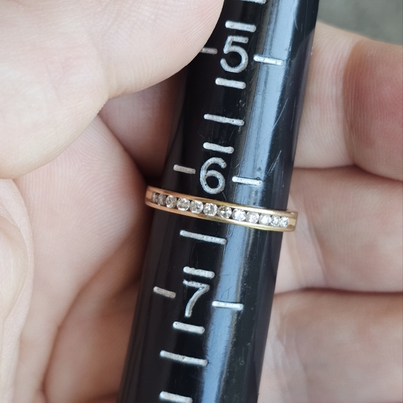 10k diamond band ring size 6 1/4. Stamped 10k. Genuine diamonds. Resizeable by a - Picture 5 of 5